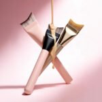 Ultra-Thin Fishtail Foundation Brush, Crescent Curved Makeup Brush, Non-Absorbent Liquid Foundation Beauty Tool - Image 3